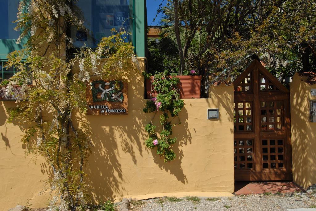 La Chicca Di Francesca Panzió Santa Teresa Gallura Kültér fotó