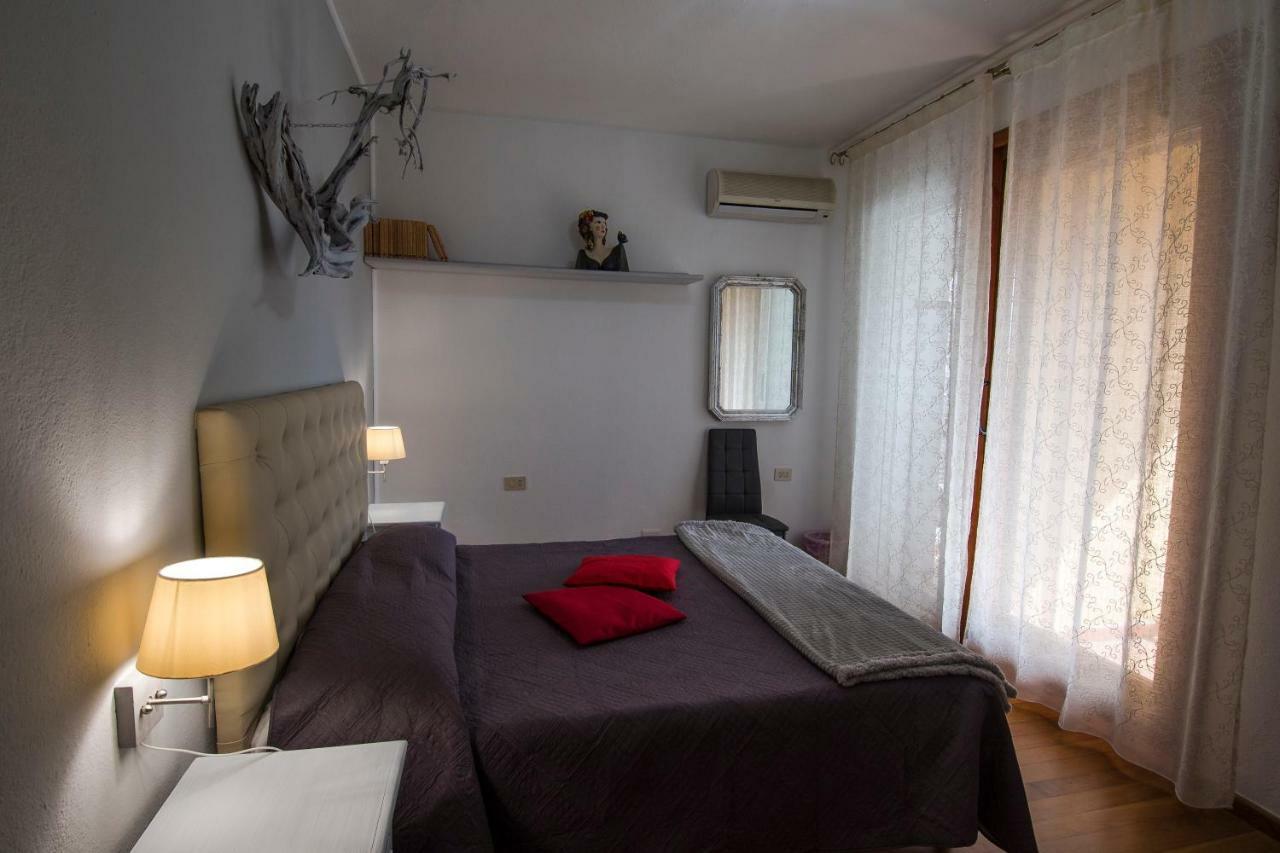 La Chicca Di Francesca Panzió Santa Teresa Gallura Kültér fotó